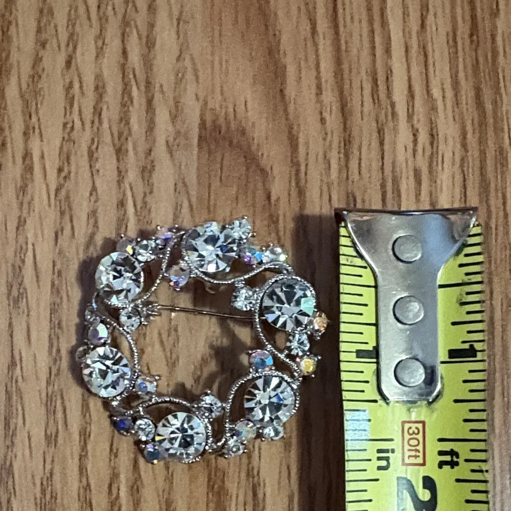 VINTAGE RHINESTONE AND RAINBOW CRYSTAL WREATH 1.5